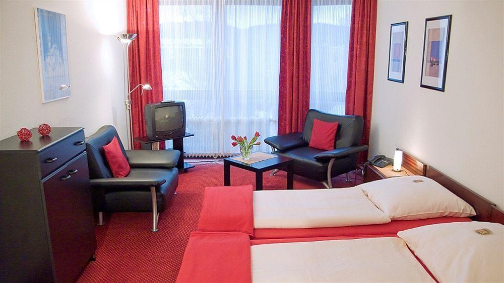 Hotel Marktterrassen Хеннеф Экстерьер фото