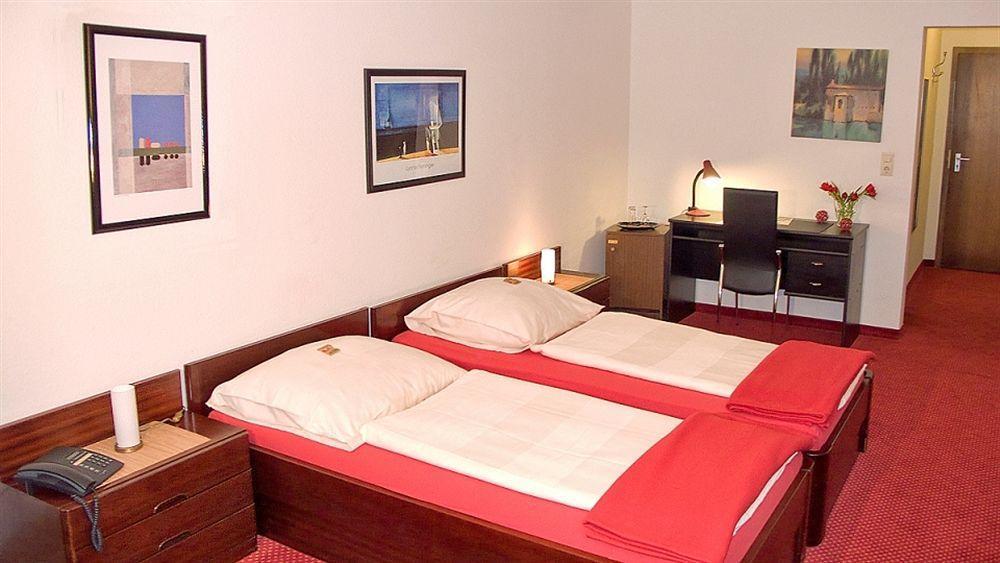 Hotel Marktterrassen Хеннеф Экстерьер фото